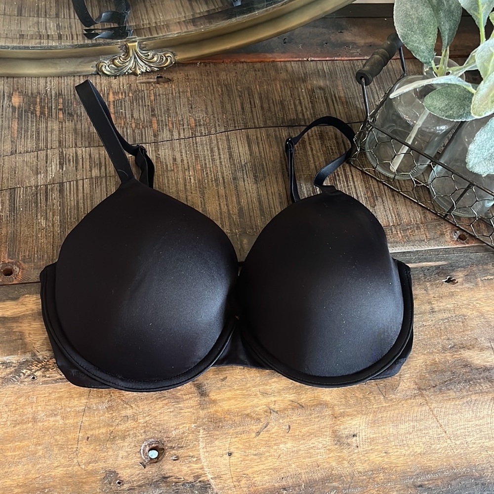 PINK by Victoria secret 34DD Bra gently used.